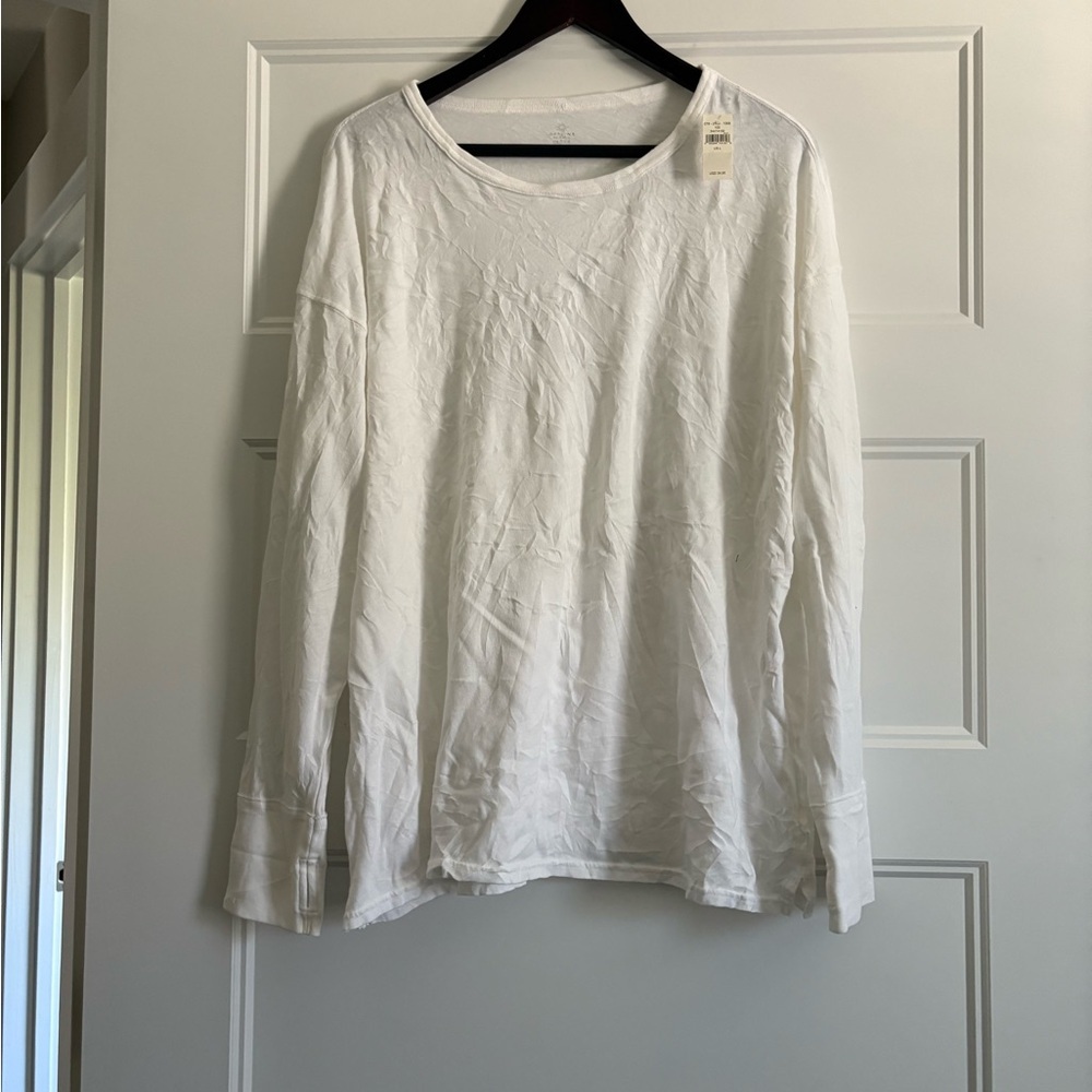 OFFLINE By Aerie Long Sleeve T-Shirt (L) nwt